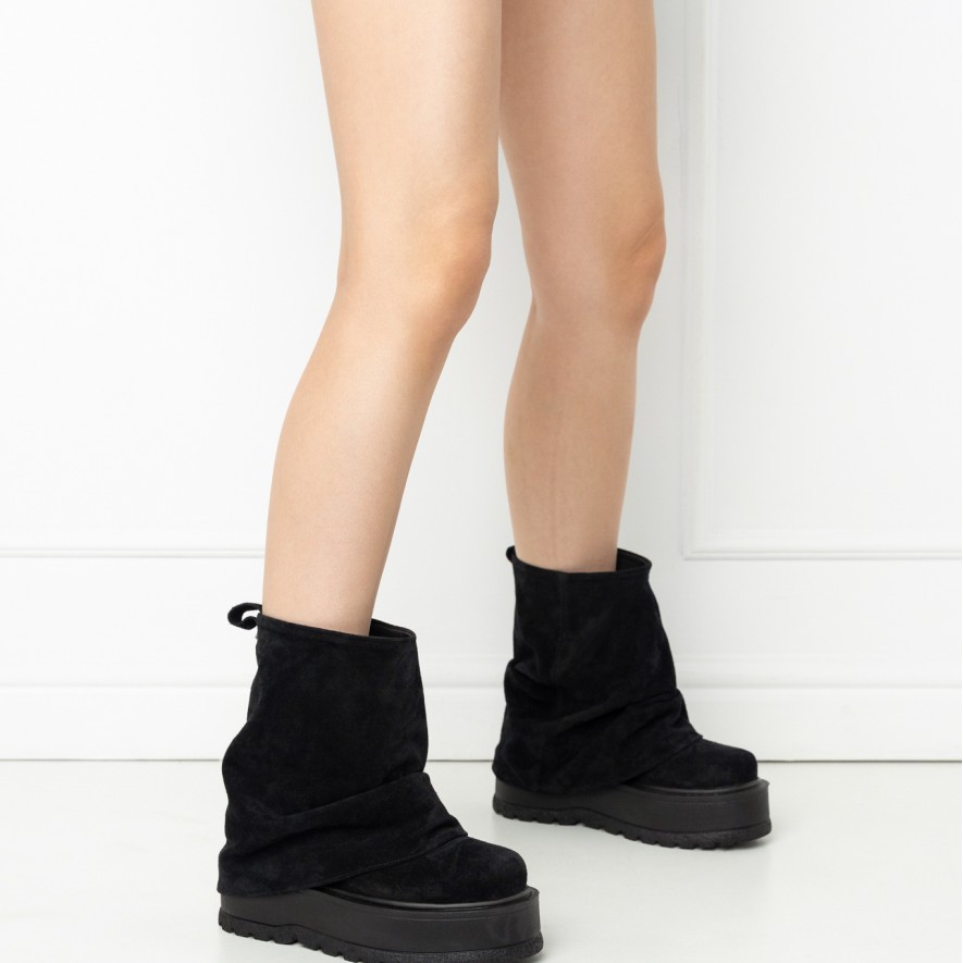     Ghete -  Slouchy Short - Velur Black